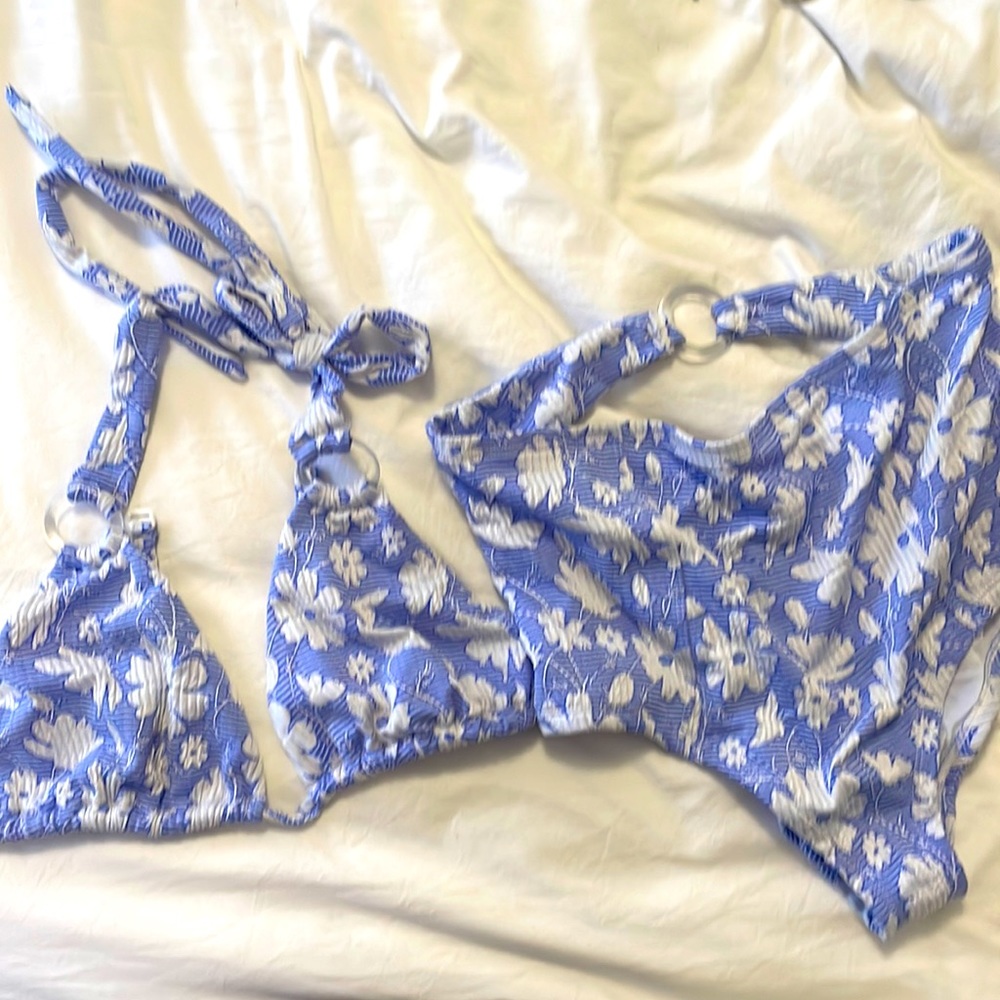 Out From Under 2 piece swimsuit      TOP SIZE XL     BOTTOM SIZE L